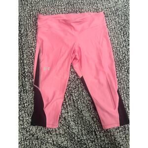 Women's Under Armour Workout Capris. Size L. EUC.